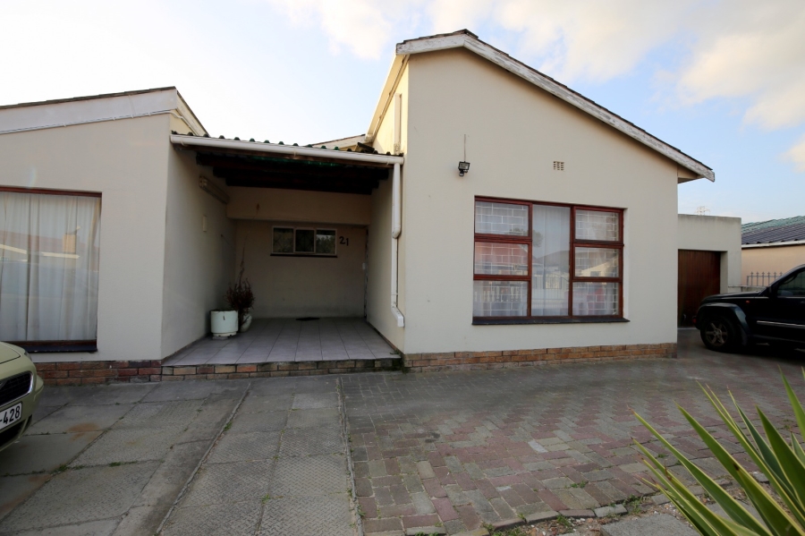 4 Bedroom Property for Sale in Belhar Western Cape